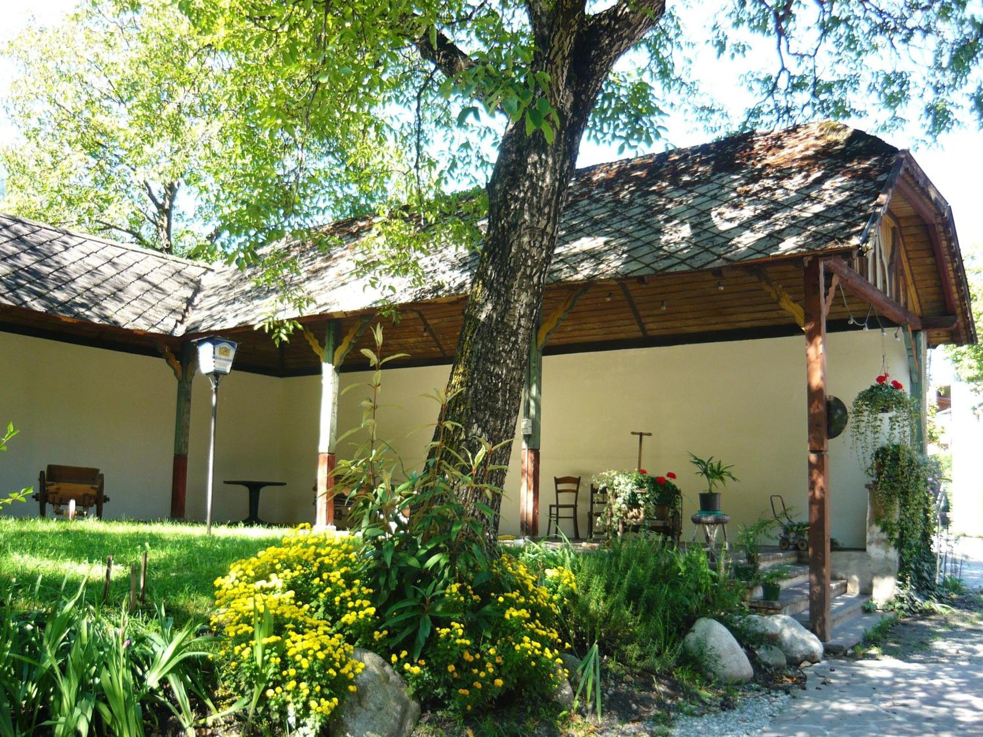 Gasthof Goldenes Lamm Vahrn Exterior foto